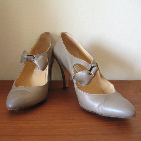 Calvin Klein Italian Leather Bow Tie Heels 8.5 - Picture 1 of 10